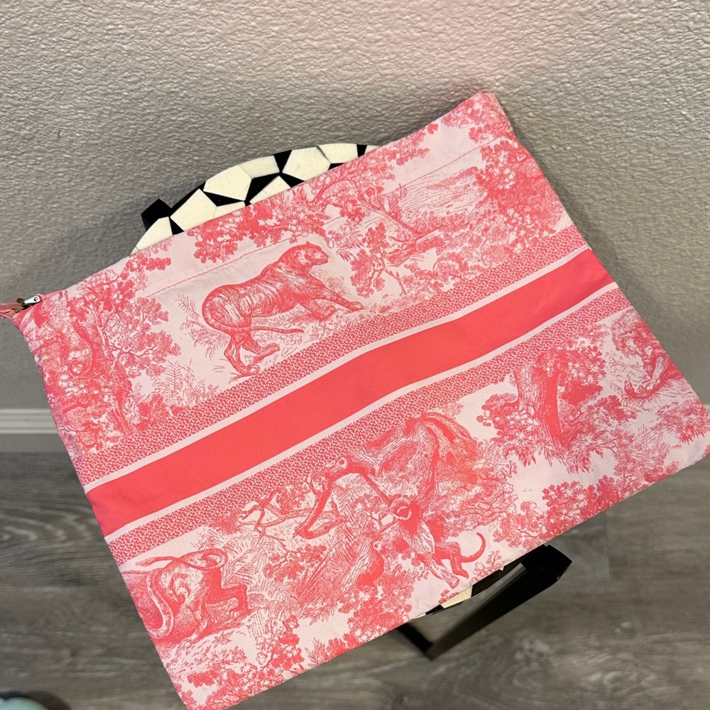 Dior Pink Travel Bag - Picture 7 of 7